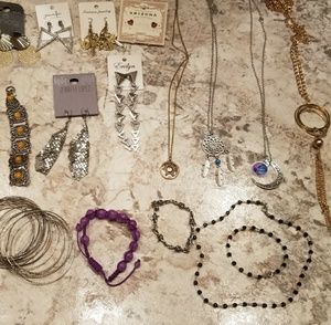Great gift! Accessories - various jewelry lot